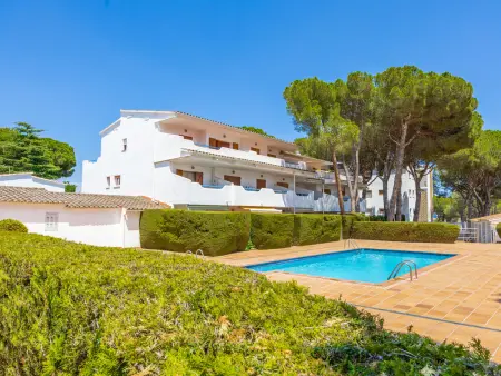 Location appartement à L'Escala, Appartement Familial avec Climatisation et Parking Proche Plage