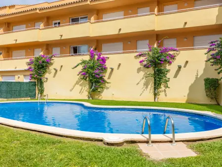 Location appartement à L'Escala, Appartement à LEscala avec piscine et parking pour 4 personnes