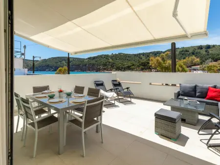 Location appartement à L'Escala, Appartement spacieux face à la plage avec climatisation à L’Escala