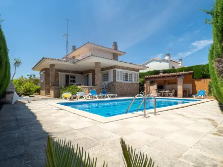 Location maison à L'Escala, Villa avec piscine privée et wifi à 300m plage, animaux ok, parking. 8 pers.