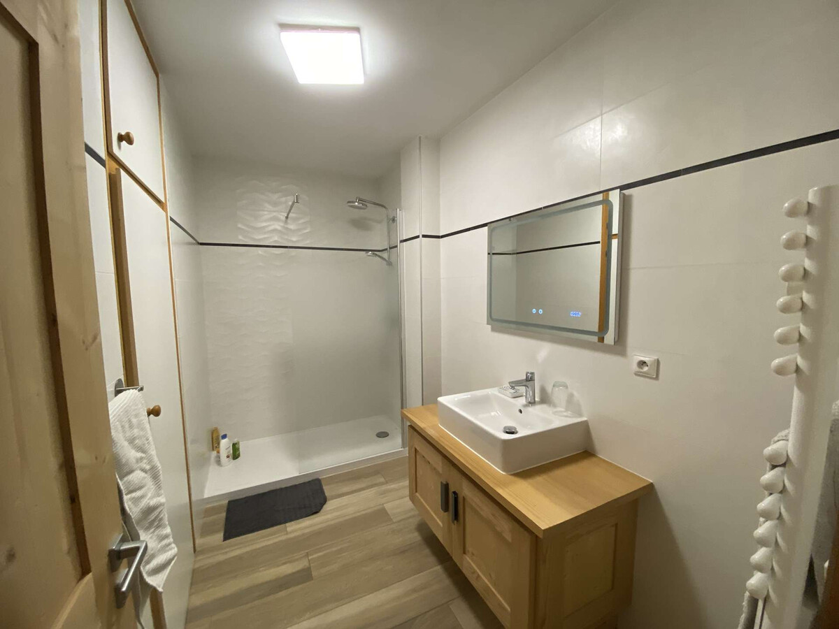 Chalet 150m² 3 chambres, garage et terrasse, Arêches-Beaufort - Photo 9