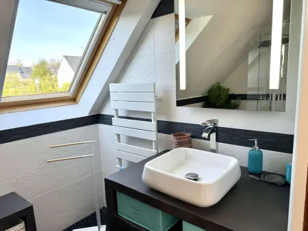 Maison lumineuse La Forêt-Fouesnant proche plage, golf, avec salle de détente et 5 chambres - Photo 22