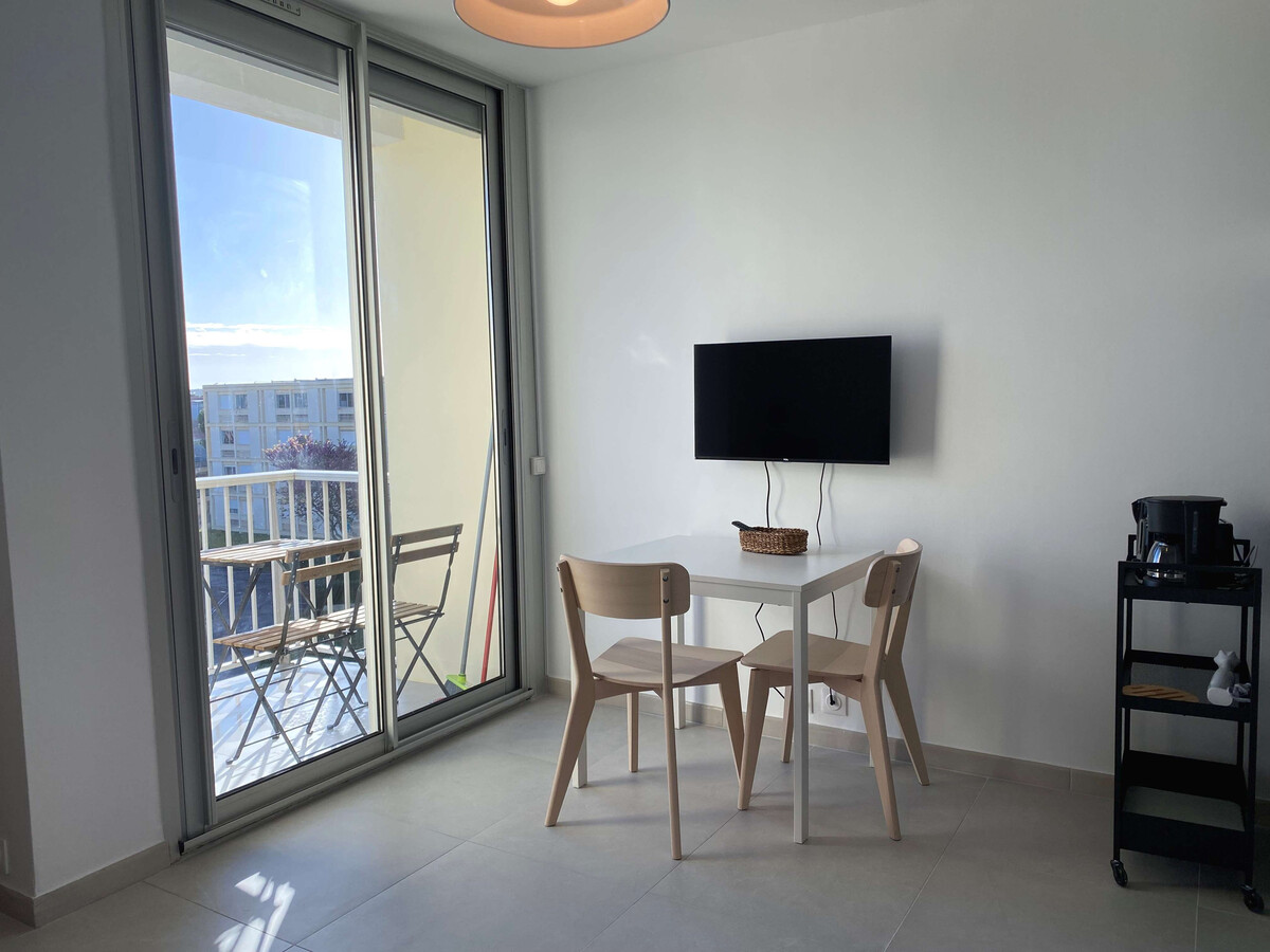 Studio rénové Balaruc-les-Bains, balcon près Thermes - Photo 2