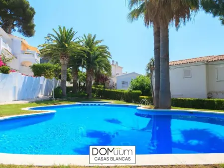 Location maison à Salou, Maison Spacieuse avec Piscine Partagée à 3 min de la Plage – 3 Chambres, Barbecue, Parking Inclus