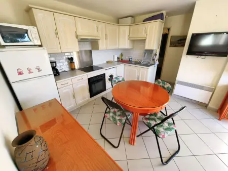 T2 rez-de-jardin avec terrasse et parking privé, Cap d'Agde : photo 3