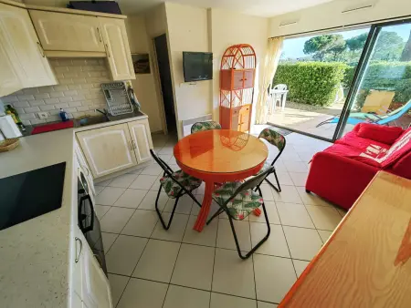 T2 rez-de-jardin avec terrasse et parking privé, Cap d'Agde : photo 4