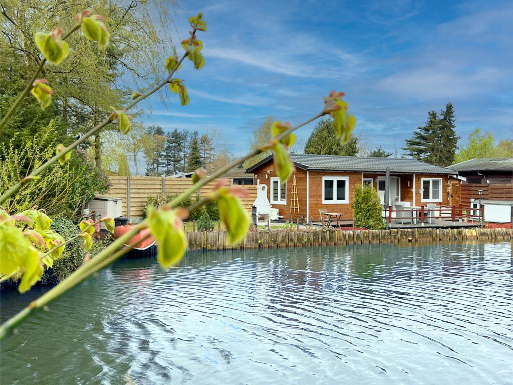 Fonnies Chalet – Geel, au bord du lac avec terrasse pêche - Photo 1