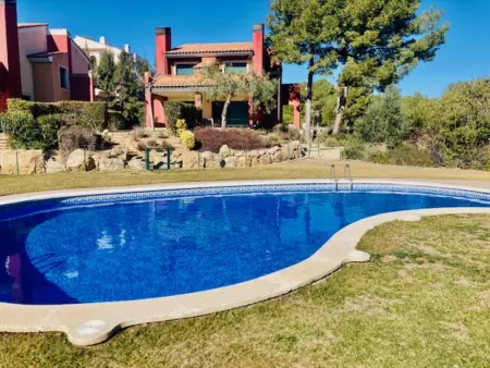 Location maison à Mont roig del Camp, Maison exclusive Mont-roig avec piscine commune, climatisation, parking