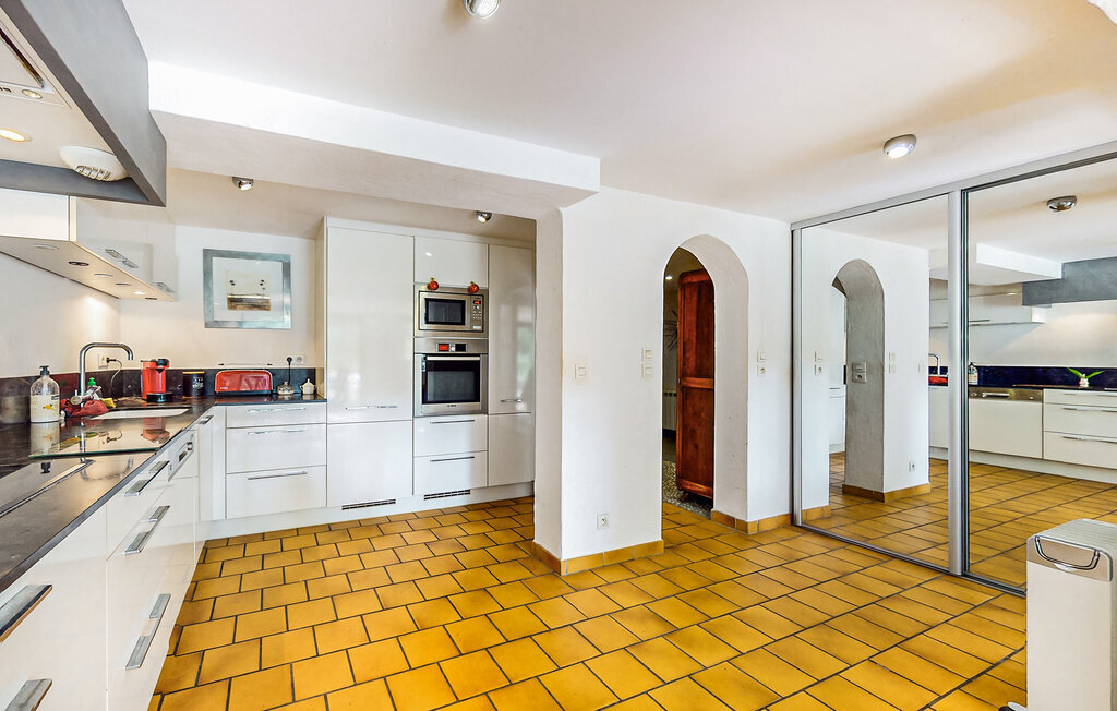 Maison 130 m² en forêt, accès direct pistes cyclables - Photo 6
