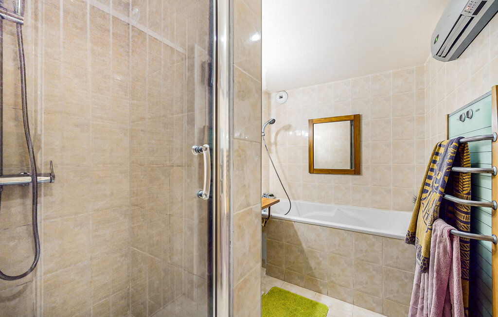 Maison 130 m² en forêt, accès direct pistes cyclables - Photo 18