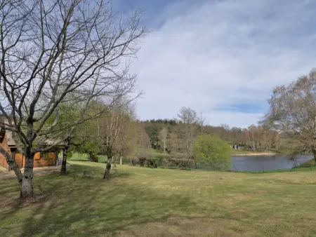 Cottage du Lac, Location Chalet 5 personnes à Camps Saint Mathurin Léobazel - Photo 1