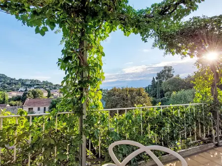 Location appartement à Le Beausset   Saint Anne d'Evenos