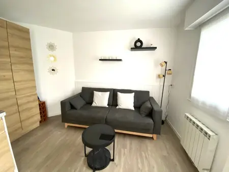 Location appartement à Ploemeur, Appartement rénové près de la plage avec wifi, jardin, parking, et garage