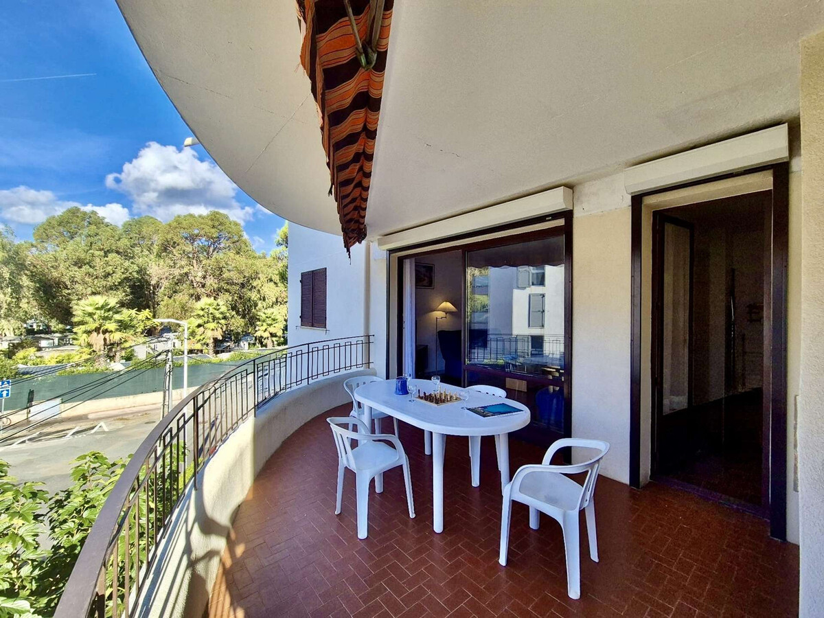 Appartement 2 chambres avec terrasse et parking à Cavalaire - Photo 1
