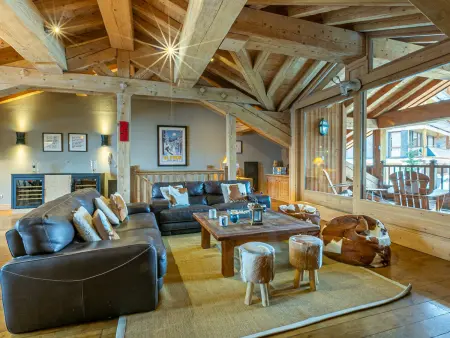 Chalet de Standing avec Cheminée et Sauna, Proche du Centre de Val-d'Isère - Photo 2