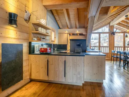 Chalet de Standing avec Cheminée et Sauna, Proche du Centre de Val-d'Isère - Photo 8