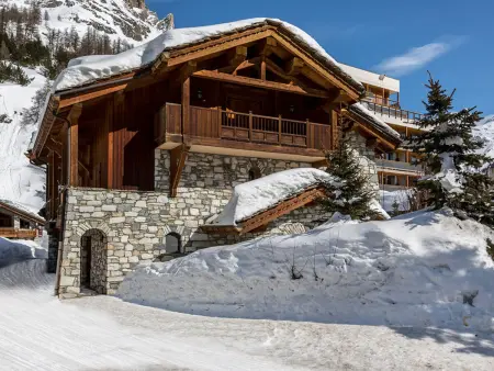 Chalet de Standing avec Cheminée et Sauna, Proche du Centre de Val-d'Isère - Photo 16
