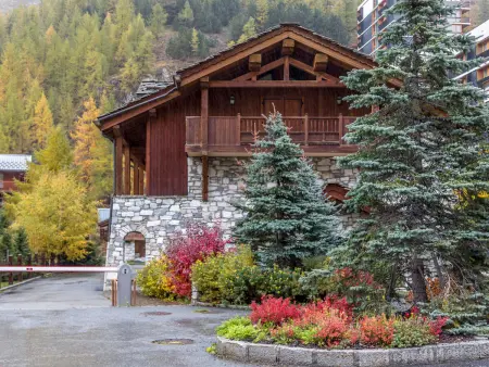 Chalet de Standing avec Cheminée et Sauna, Proche du Centre de Val-d'Isère - Photo 17