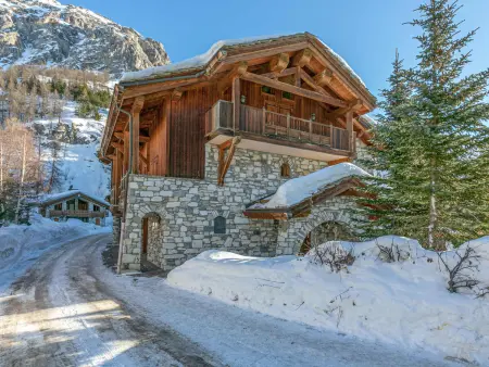 Chalet de Standing avec Cheminée et Sauna, Proche du Centre de Val-d'Isère - Photo 18