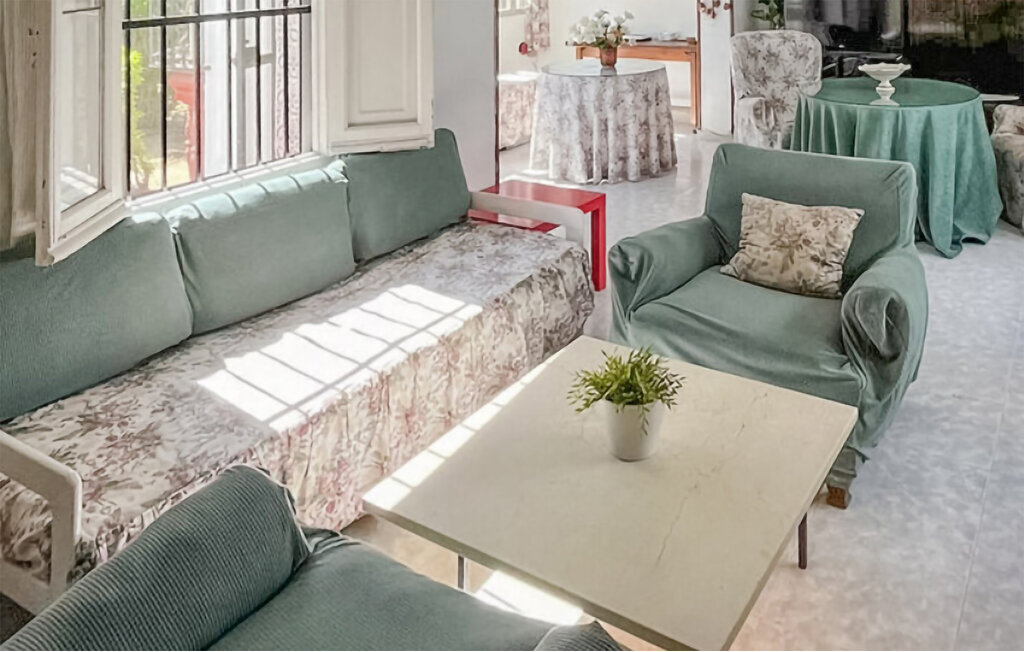 Gorgeous home in Malaga, Maison 5 personnes à Malaga - Photo 3