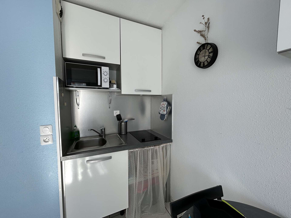 Studio cabine face à la mer avec balcon et parking - Photo 8