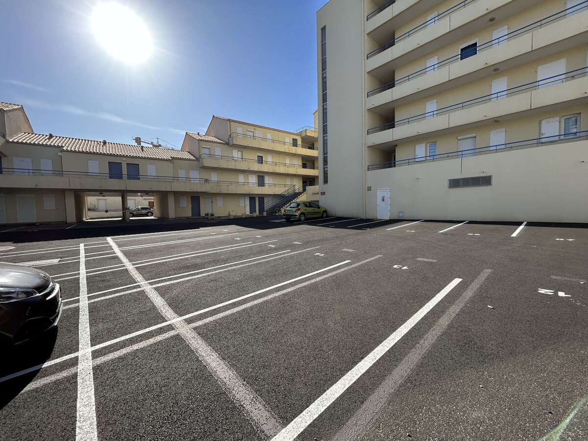 Studio cabine face à la mer avec balcon et parking - Photo 15