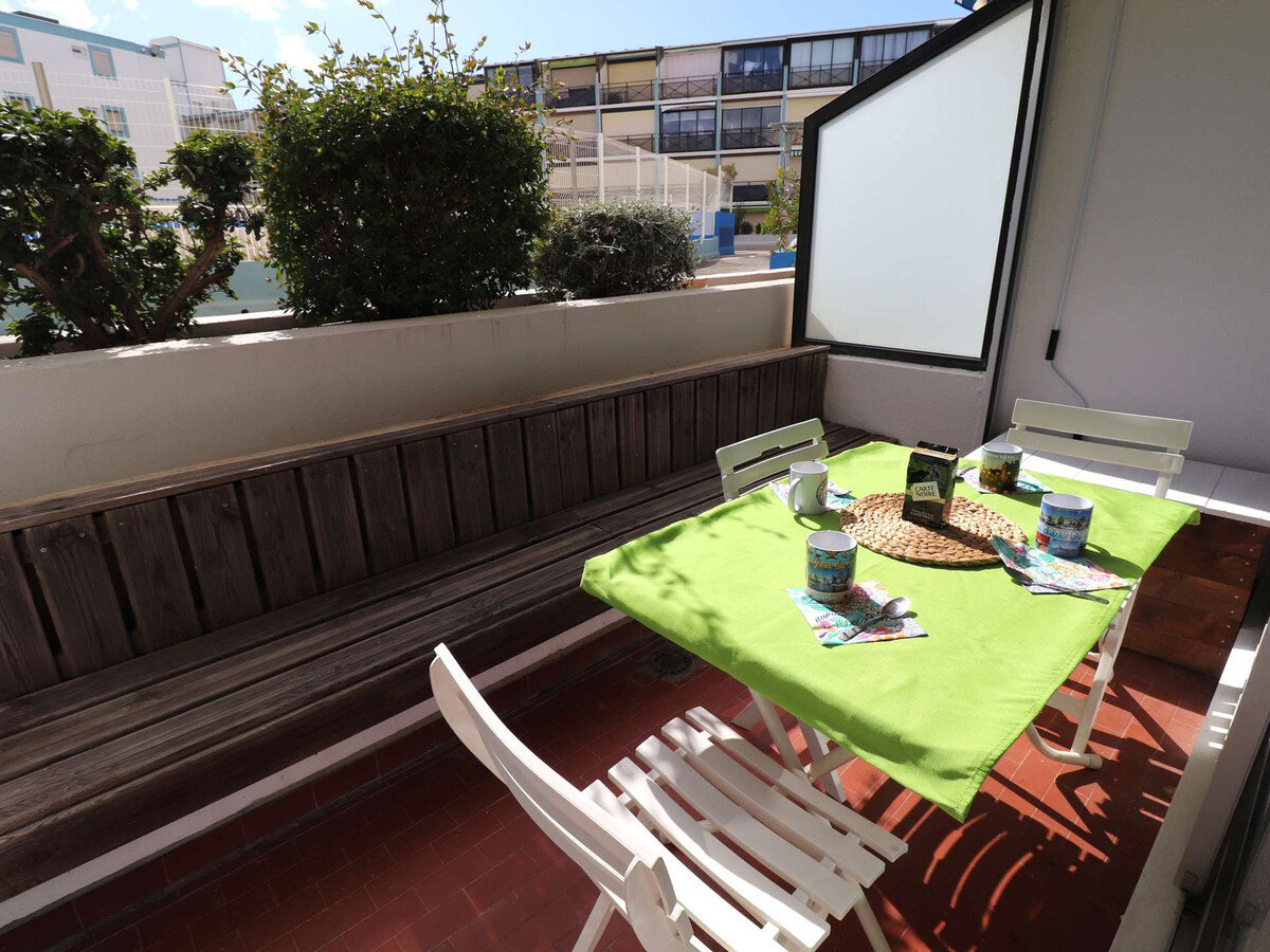 Studio Le Lagon Bleu - Terrasse piscine au Grau-du-Roi - Photo 2
