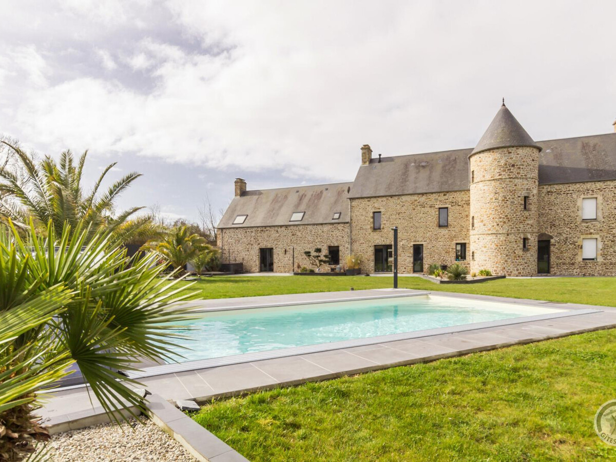 Gîte avec Piscine Privée, Spa et Jardin à Lessay - Photo 1