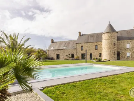 Location gite à Lessay, Gîte avec Piscine Privée, Spa et Jardin à Lessay