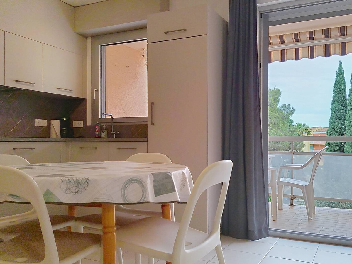 T2 climatisé 30m² à Bormes avec loggia et parking - Photo 8