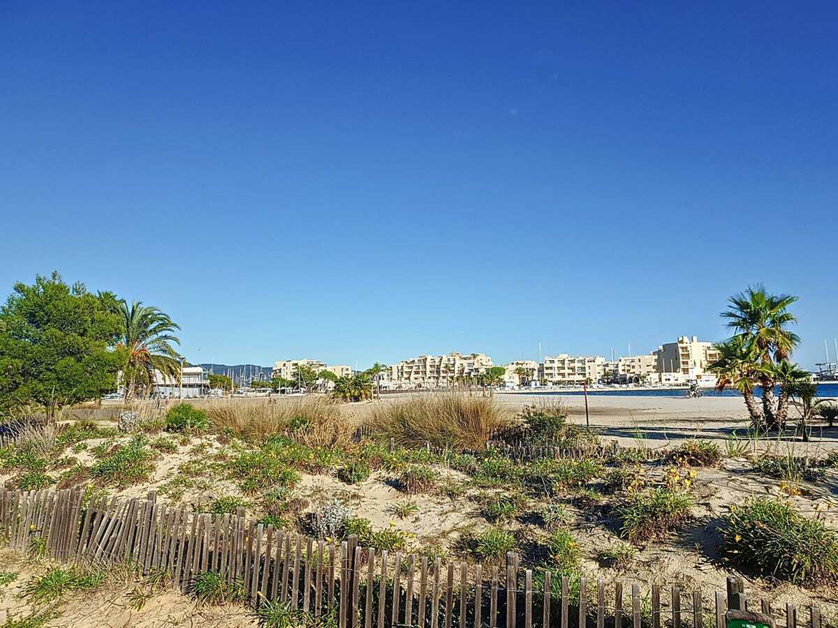 T2 climatisé 30m² à Bormes avec loggia et parking - Photo 17