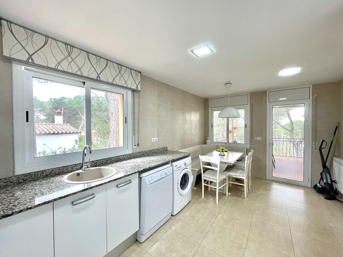 Villa 6 personnes, jardin 660m² à Begur - Photo 14