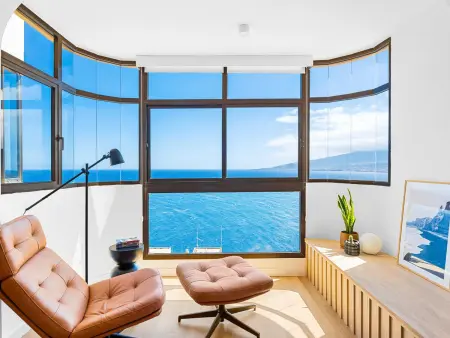 Location appartement à Radazul, Appartement élégant avec clim, Wi-Fi, parking, à 10 min de la plage