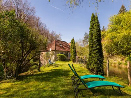 Maison Roucan, ancien moulin au bord du ruisseau