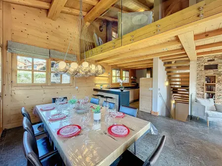 Location chalet à Combloux, Superbe chalet au calme avec jardin, garage et Wifi