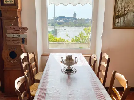 Gîte avec terrasse vue Loire à Saint-Denis-de-l'Hôtel : photo 3