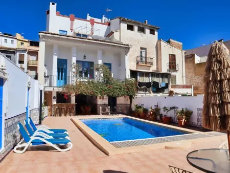 Location villa à Callosa d'en Sarrià, Maison de ville avec piscine privée, climatisation et parking à Callosa