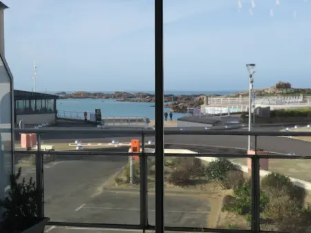 Location appartement à Trégastel, Appartement à Trégastel - Plage Coz-Pors, WIFI, parking, animaux admis