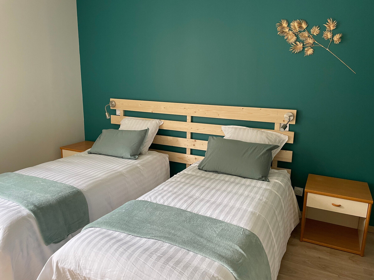 Les Pommiers de Tante Adélie – Gîte 6 chambres piscine spa - Photo 9