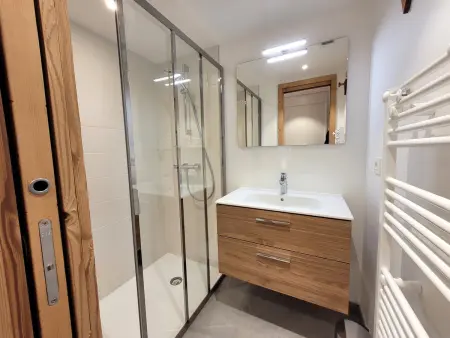 Appartement moderne 46,80 m² terrasse Sud-Ouest aux Gets : photo 10