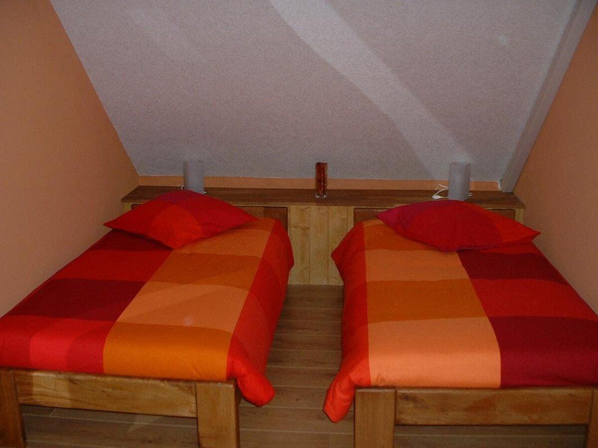 Gîte La Tassetière à Houssay, cheminée et terrasse - Photo 9