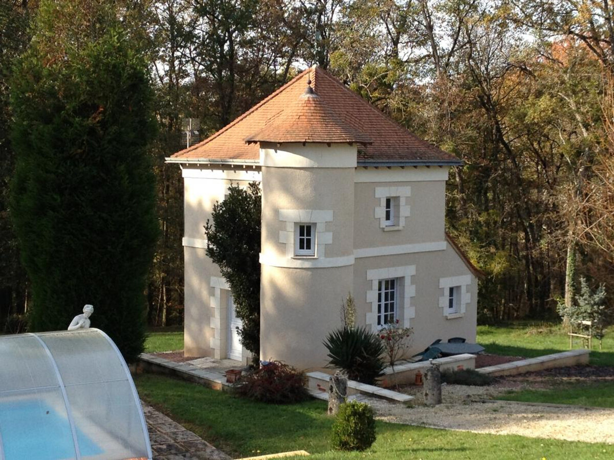 Gîte avec tour dans parc de 2 hectares, piscine privée - Photo 1