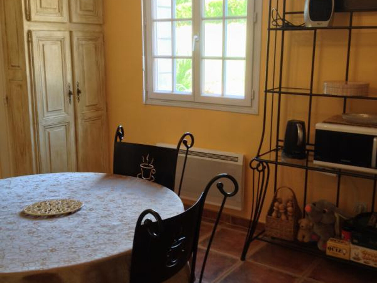Gîte avec tour dans parc de 2 hectares, piscine privée - Photo 4