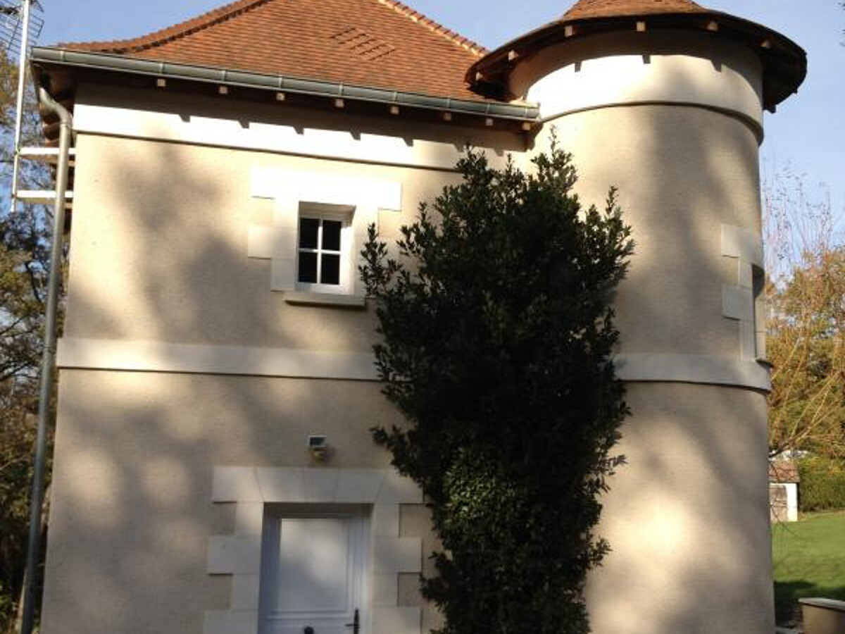 Gîte avec tour dans parc de 2 hectares, piscine privée - Photo 13
