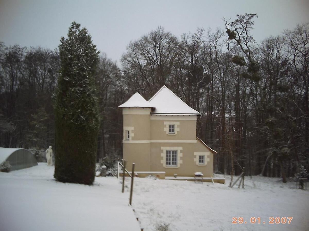 Gîte avec tour dans parc de 2 hectares, piscine privée - Photo 14