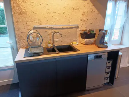 Gîte climatisé 2 pers. jardin 1 hectare, cheminée : photo 9